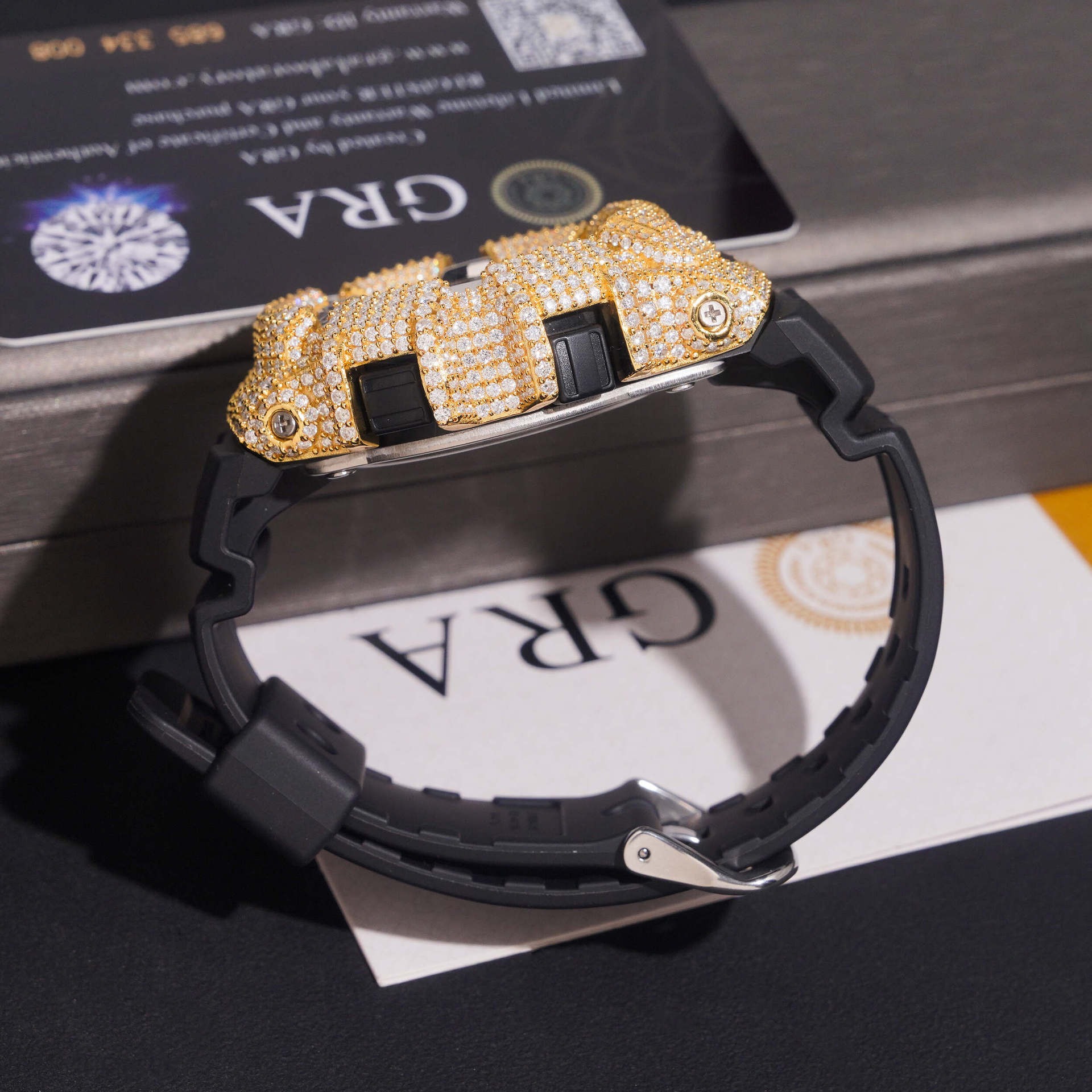 Iced-Out G-Shock Watch Case by - đánh giá và giá Luxury Watch Levels