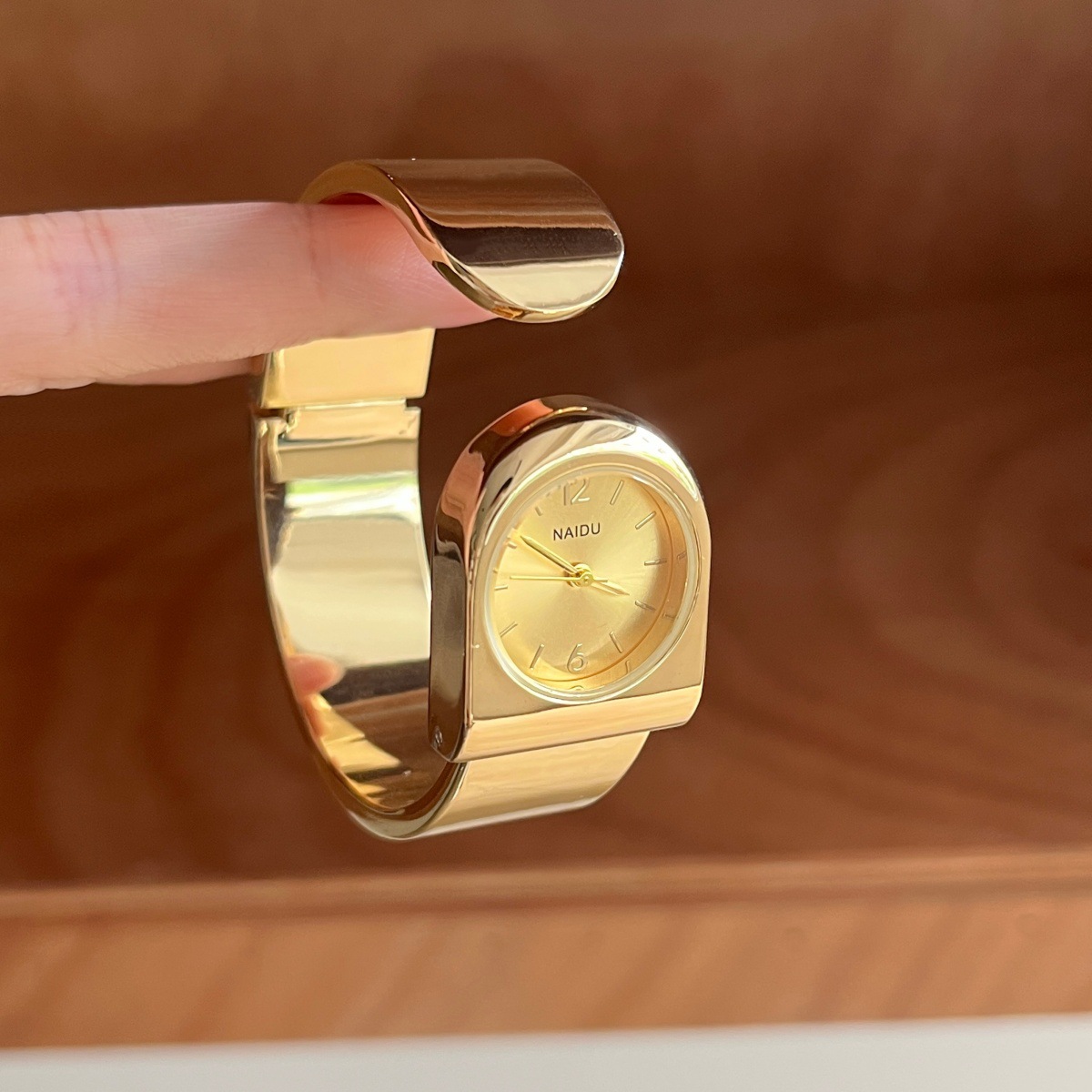 2026 New Gold Bracelet Watch W - đánh giá và giá Luxury Watch Levels