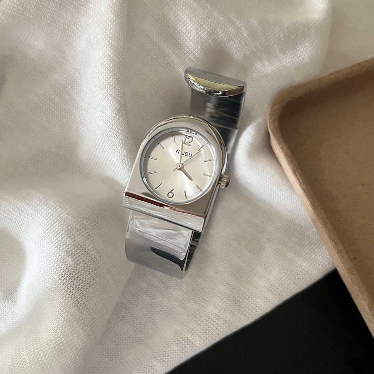 2026 New Gold Bracelet Watch W - đánh giá và giá Luxury Watch Levels