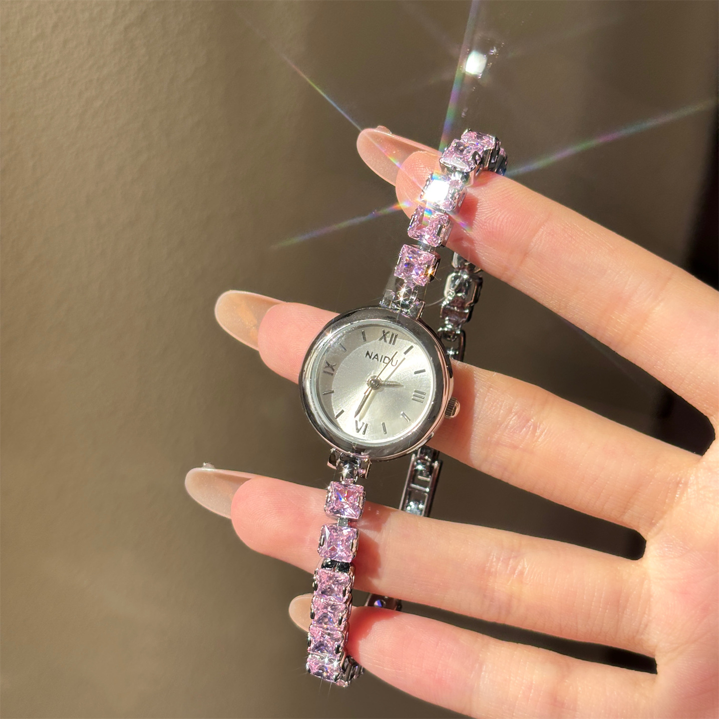 New Fashion Diamond-encrusted  - đánh giá và giá Luxury Watch Levels